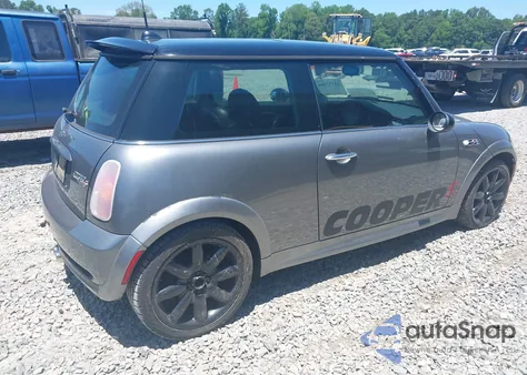 2004 Mini Cooper S из США, поврежденный, VIN WMWRE33444TD78125